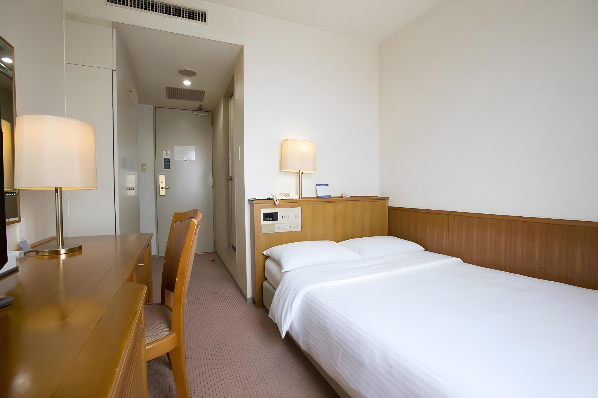 Room, Semi Double Bed