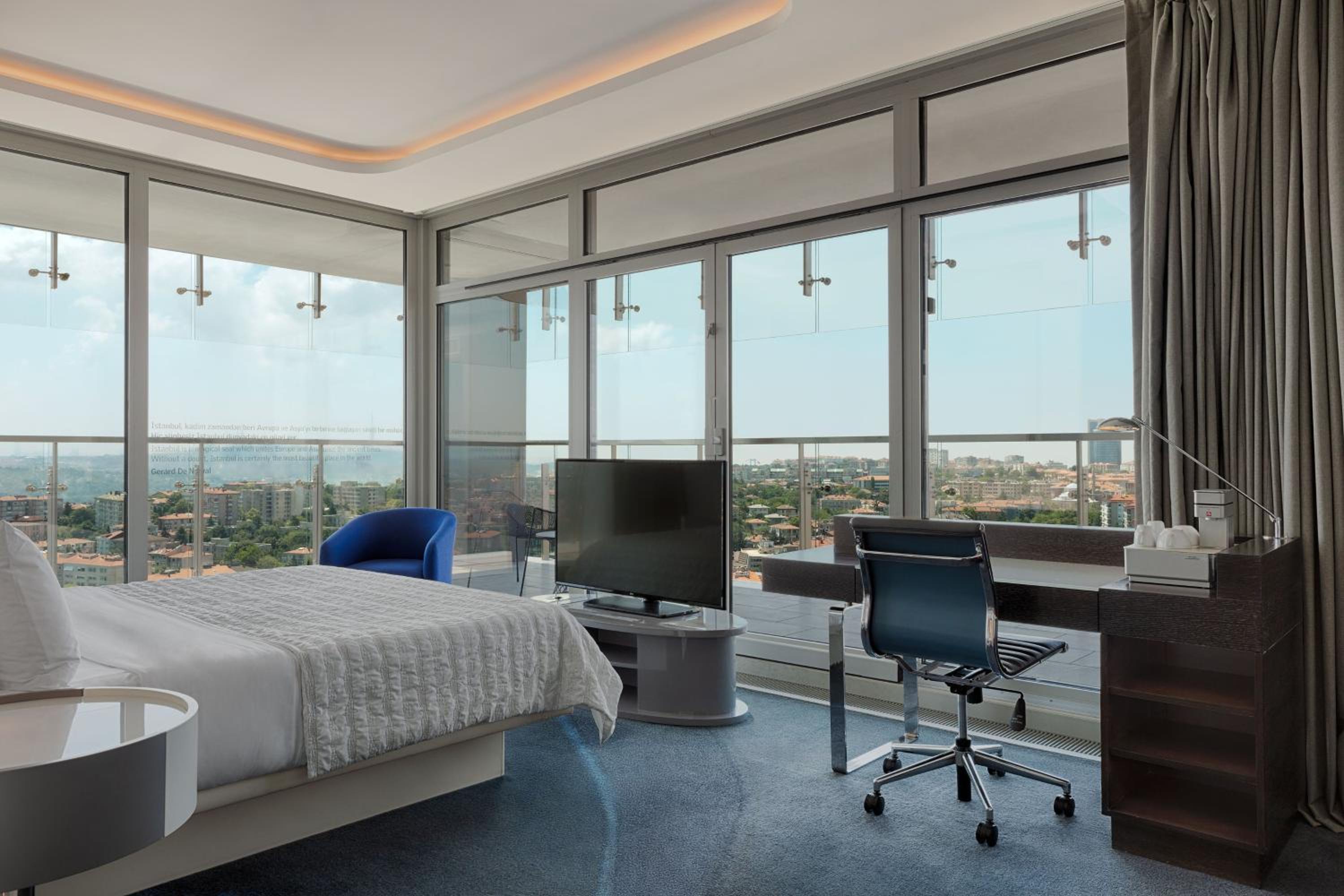 Junior Suite, Club Lounge Access