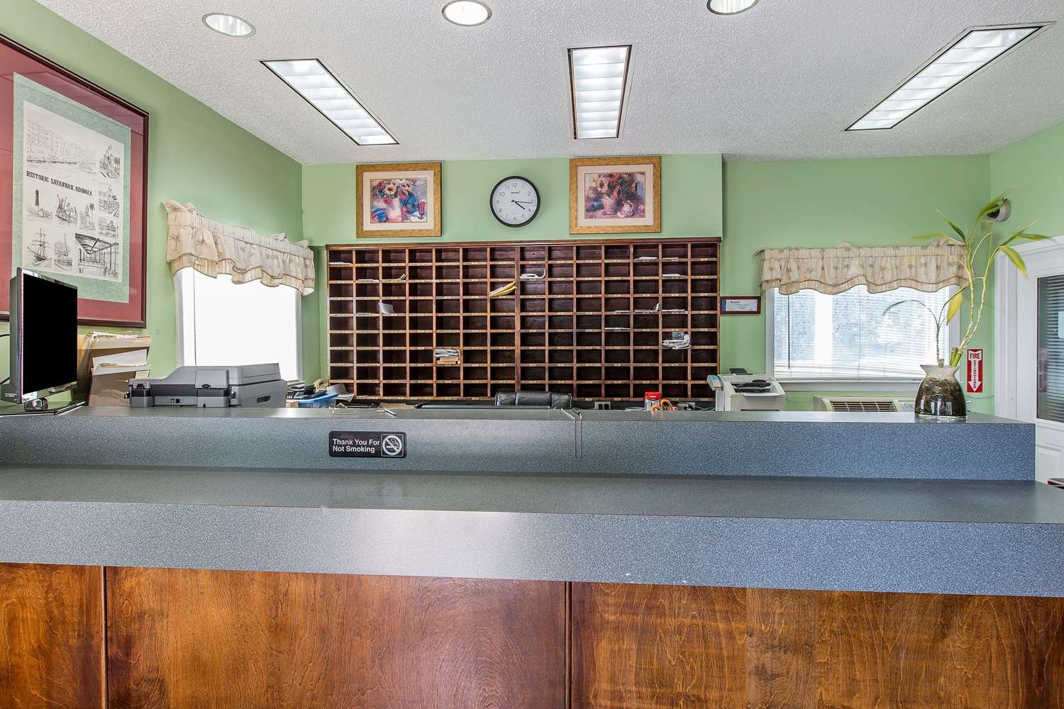 Suburban Studios Abercorn 10/12
