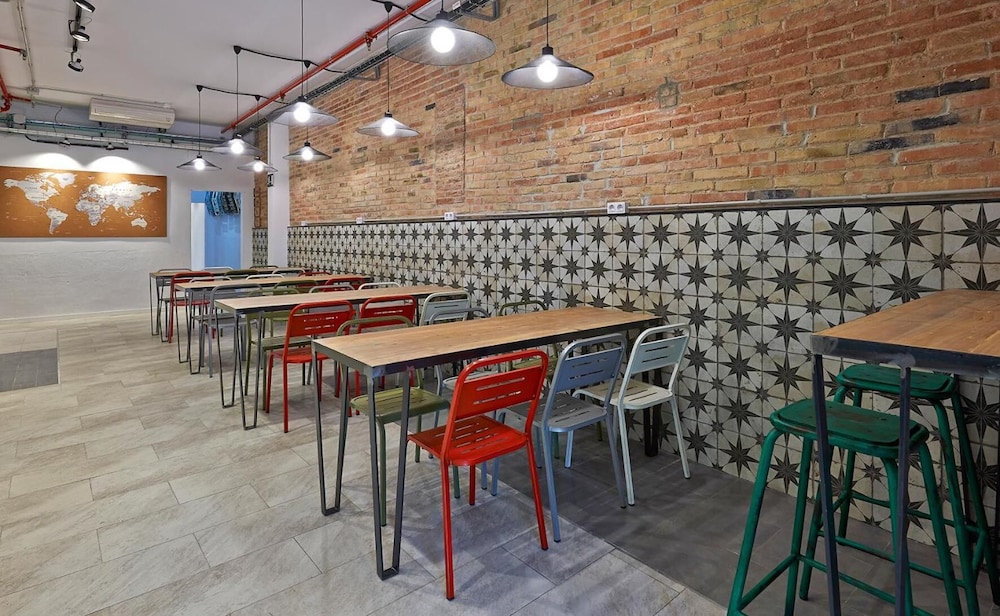 Hola Hostal Collblanc 13/22