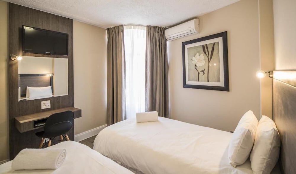 Hotel 224 18/72
