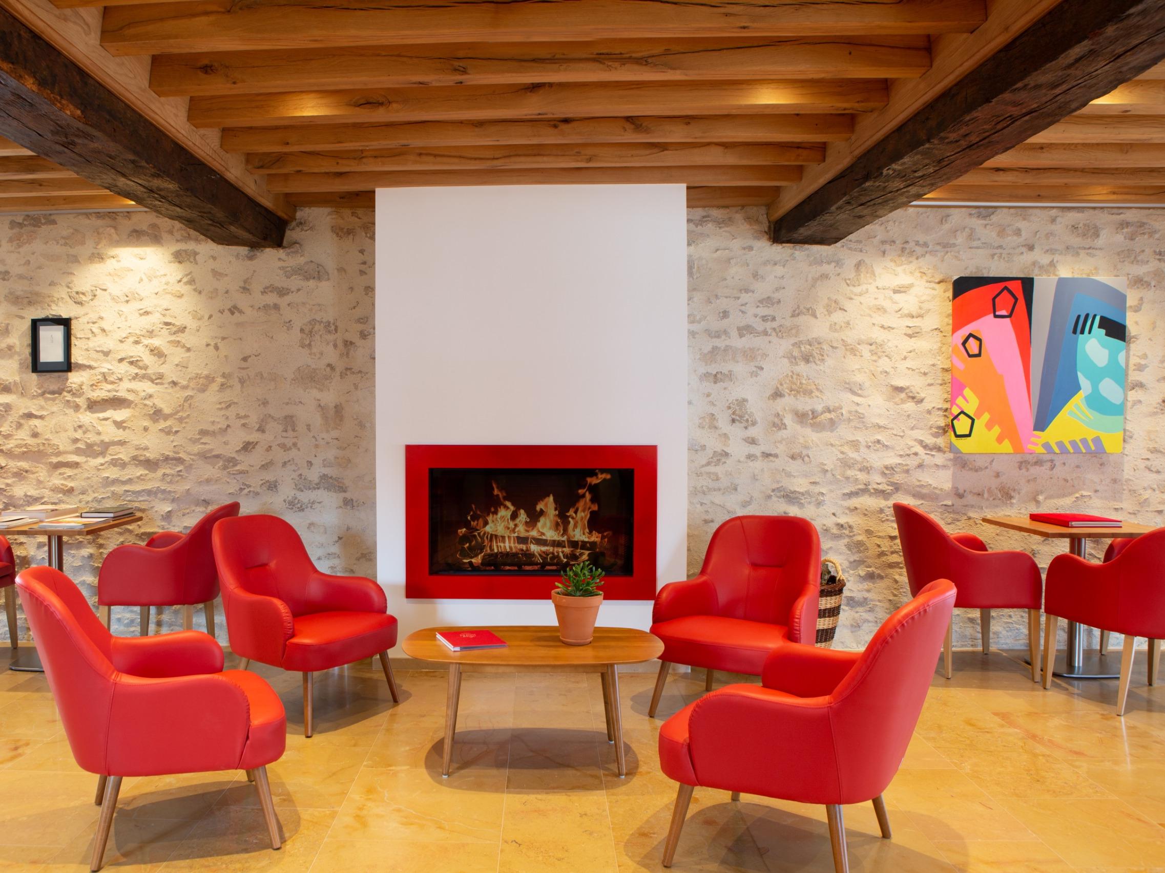 HOTEL LE CLOS DE LA VOUGE 7/16