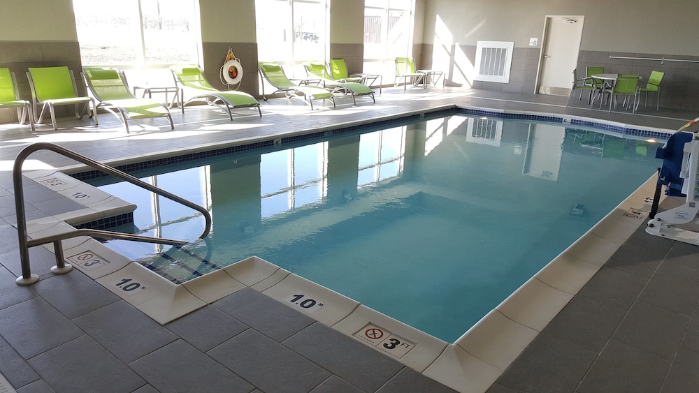 Holiday Inn Hotel Suites Decatur 3/69