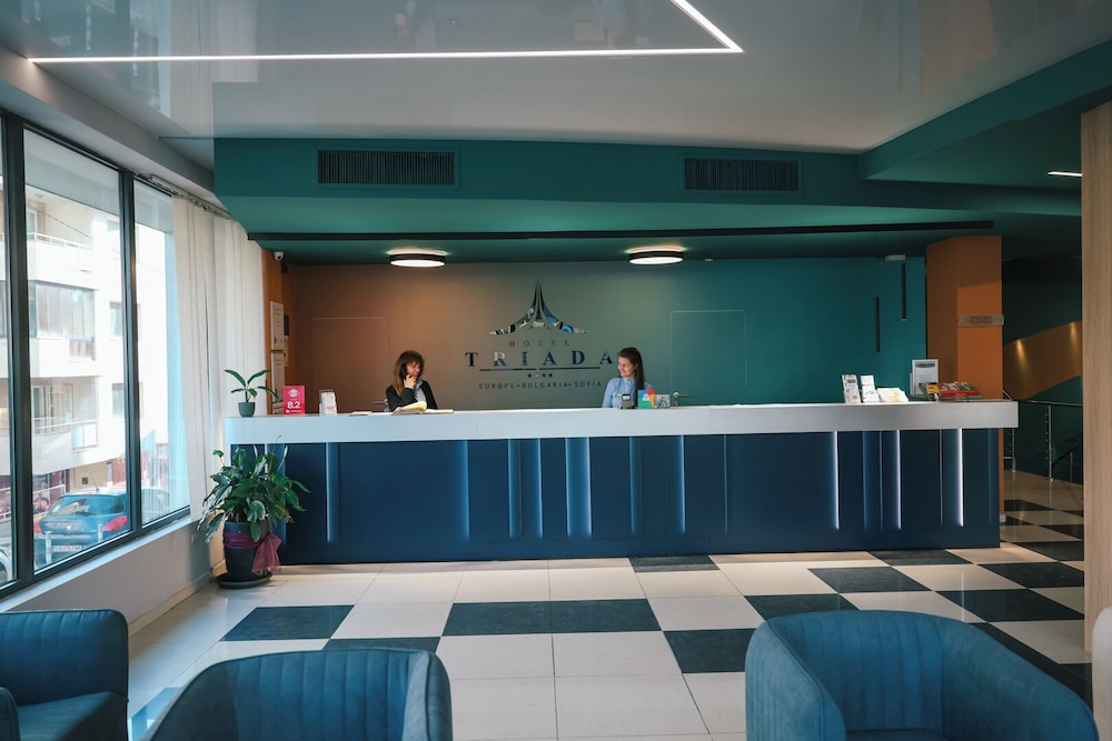 Hotel Triada 12/76