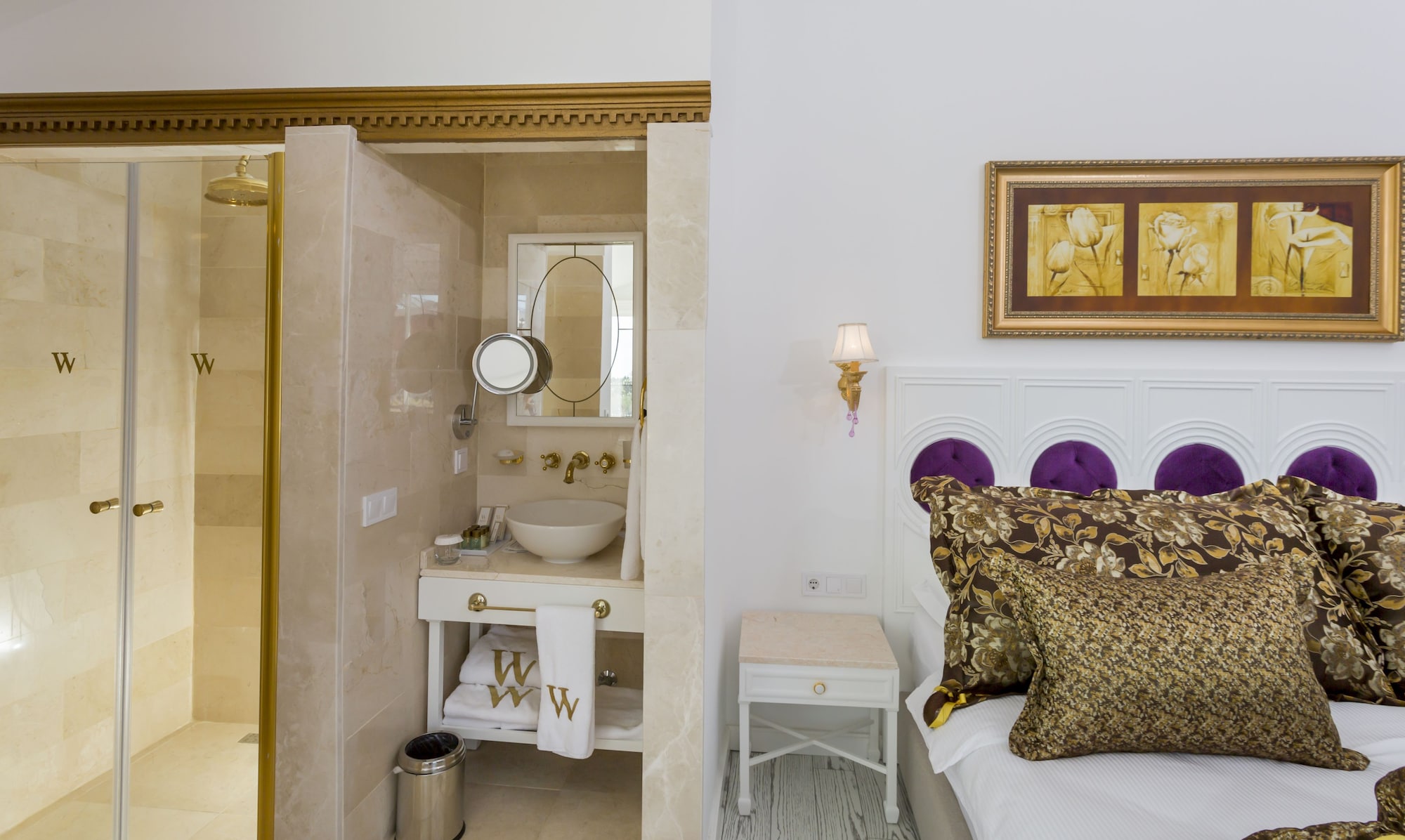 SUITE, KING BED, SEA VIEW