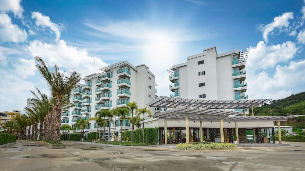 Fishermen's Harbour Urban Resort 42/50