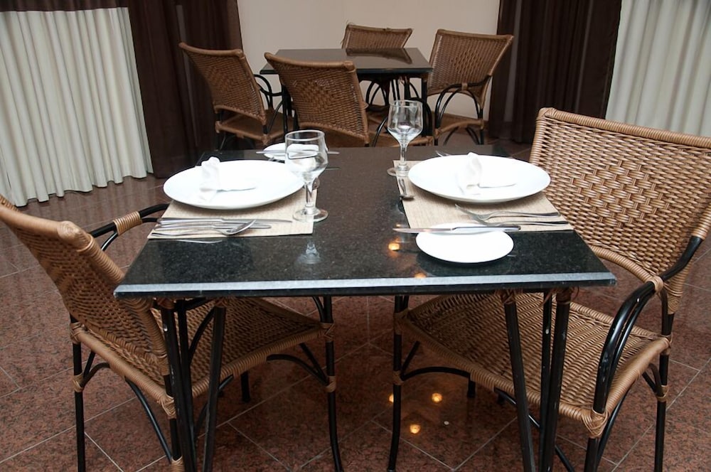PLAZA SUITE HOTEL 20/25