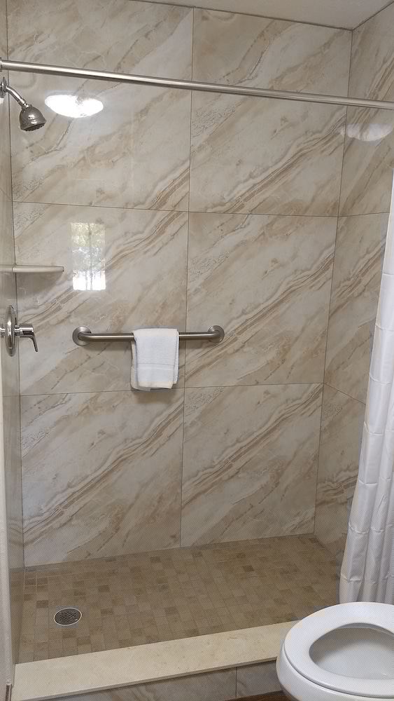 Super 8 By Wyndham North Palm Beach 25/58