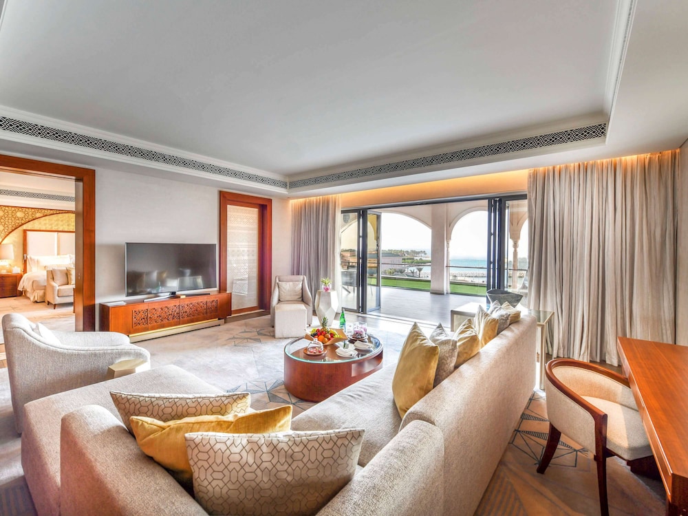 Royal Saray Resort 37/67