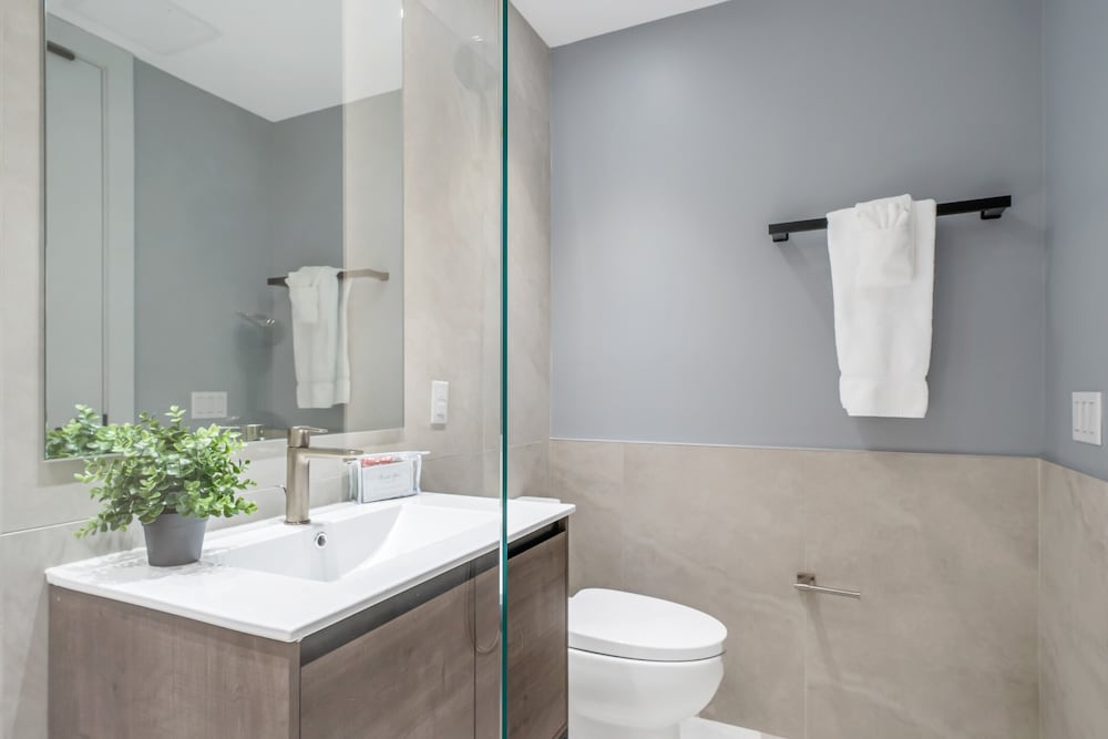 Global Luxury Suites at The Arches 40/50