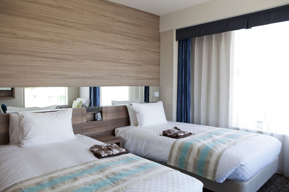 ALMONT HOTEL NAHA KENCHOMAE 21/71