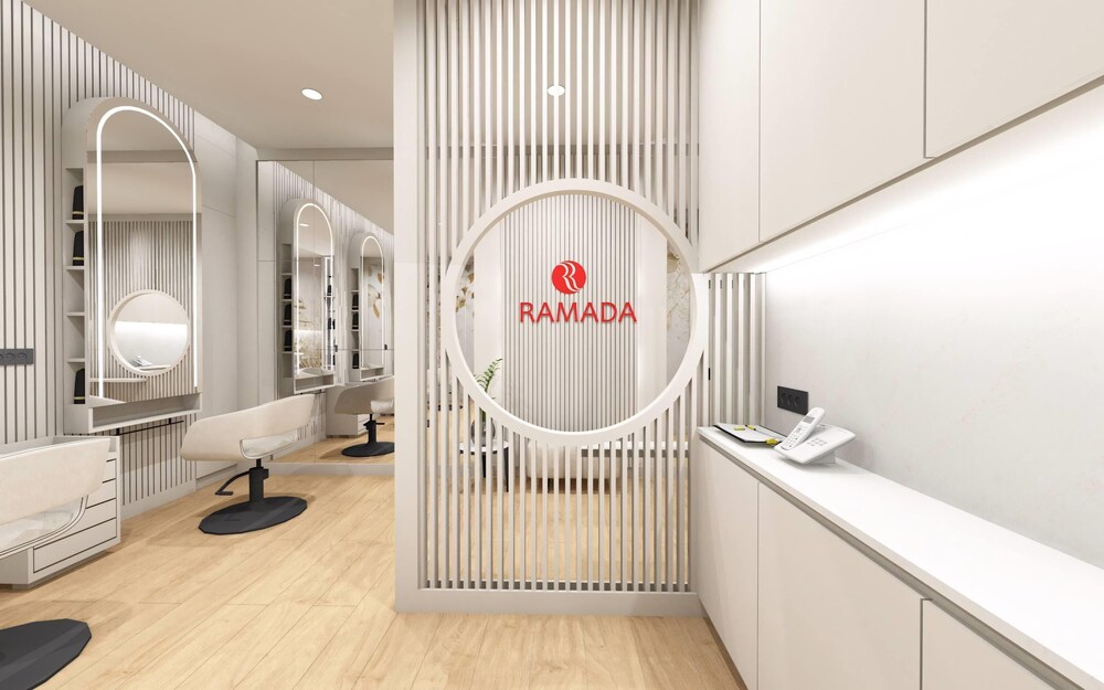 Ramada by Wyndham Zalau 37/57