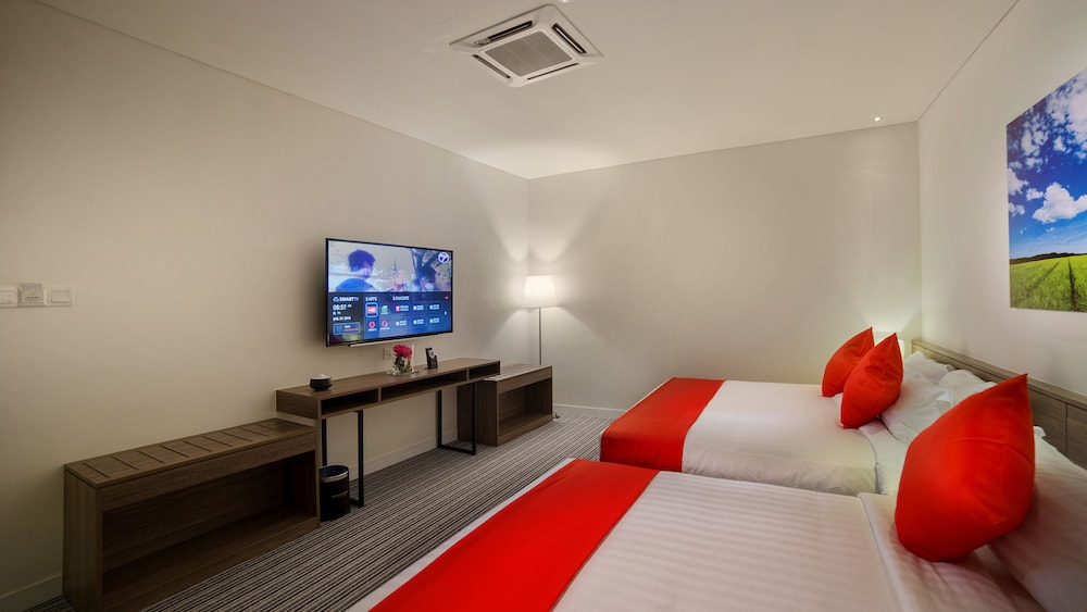 Riccarton Capsule Hotel 9/26