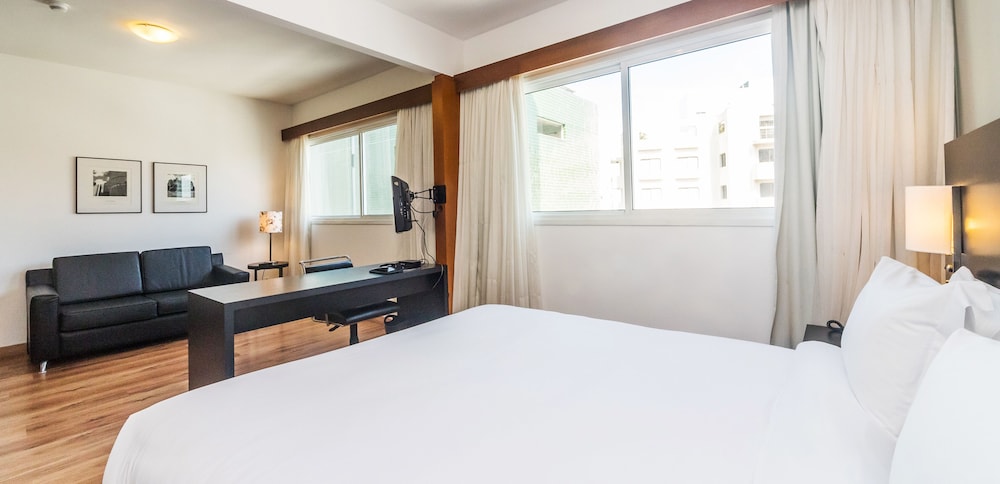 SUITE, DOUBLE BED, ACCESSIBLE