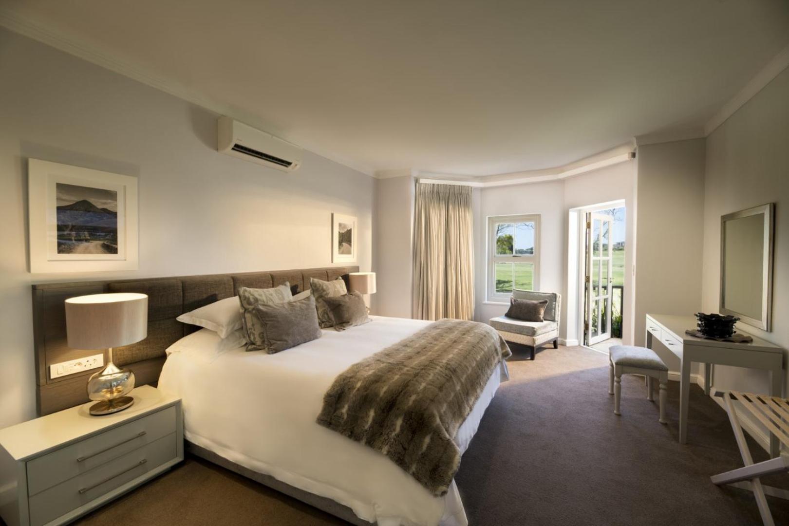 1 BEDROOM, SUITE, TWIN BEDS