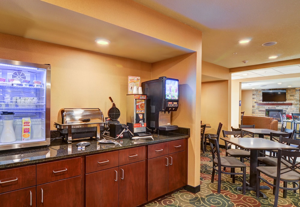 Cobblestone Hotel Suites Punxsutawney Pa 26/42