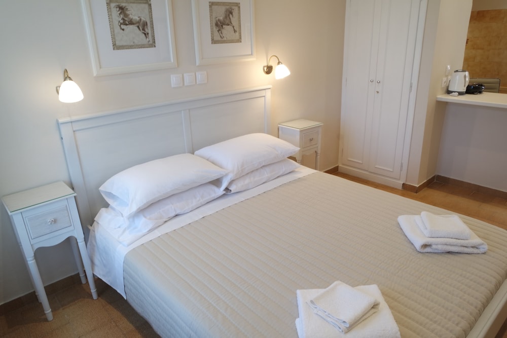 Porto Kassiopi Apartments 11/50