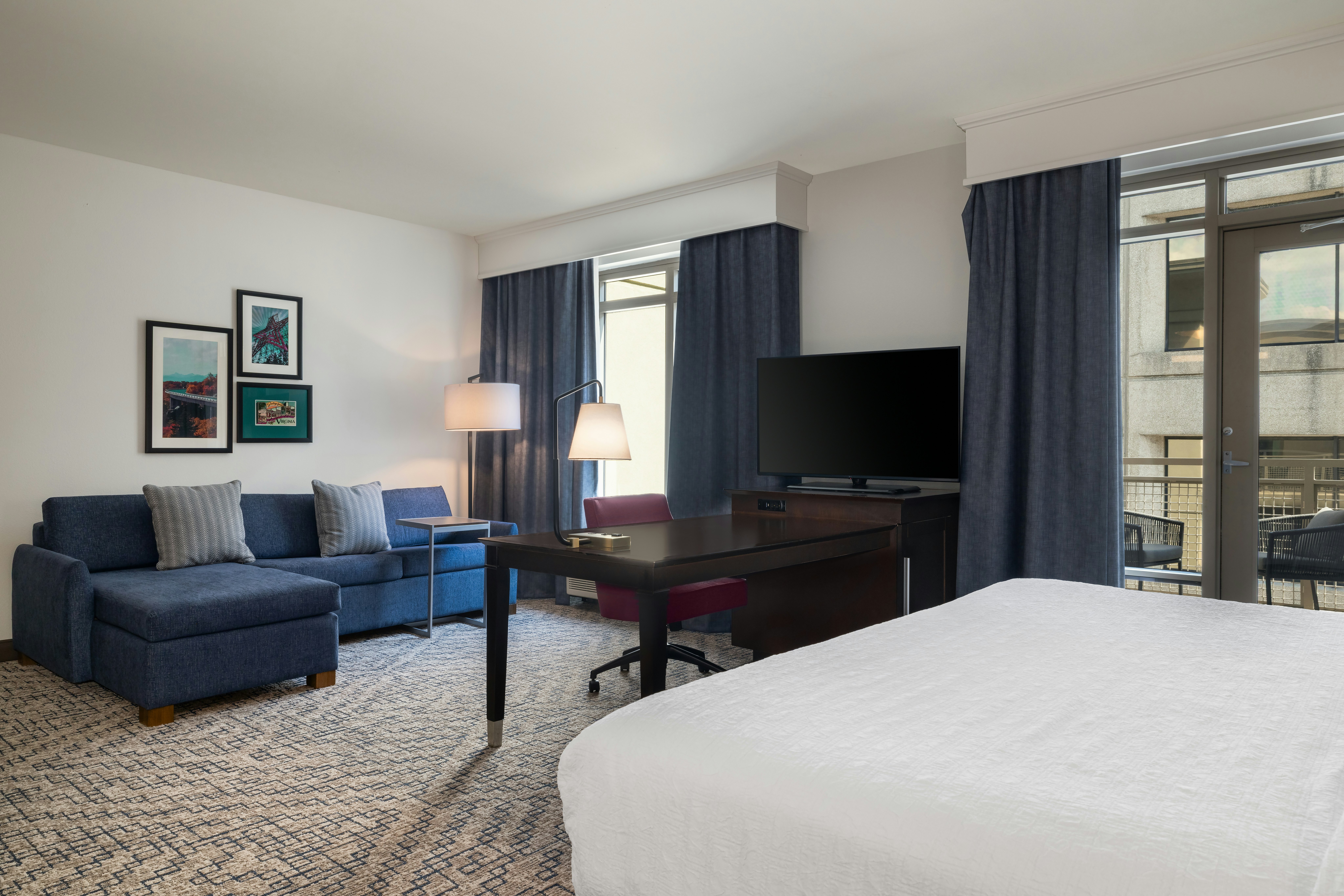 Studio, Suite, King Bed, Balcony, Hampton Inn And Suites Roanoke-Downtown 3/7
