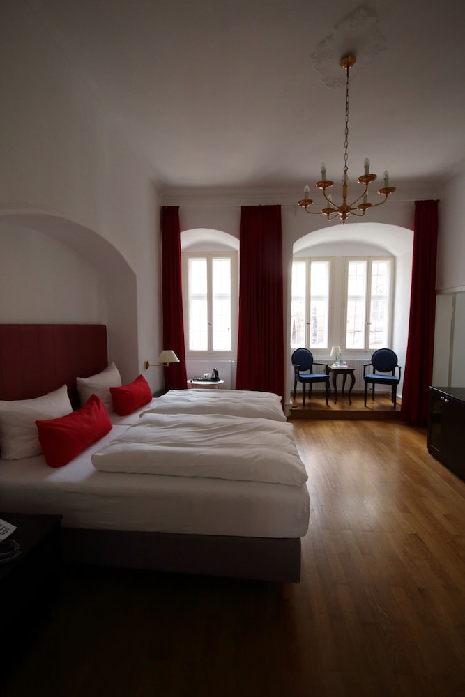 Hotel Zum Ritter St Georg 23/50