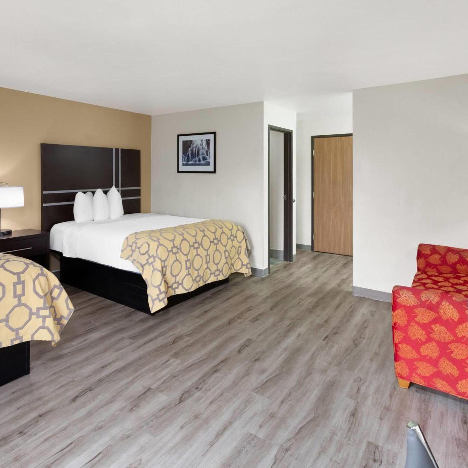 Suite, 2 Queen Beds, Sofa
