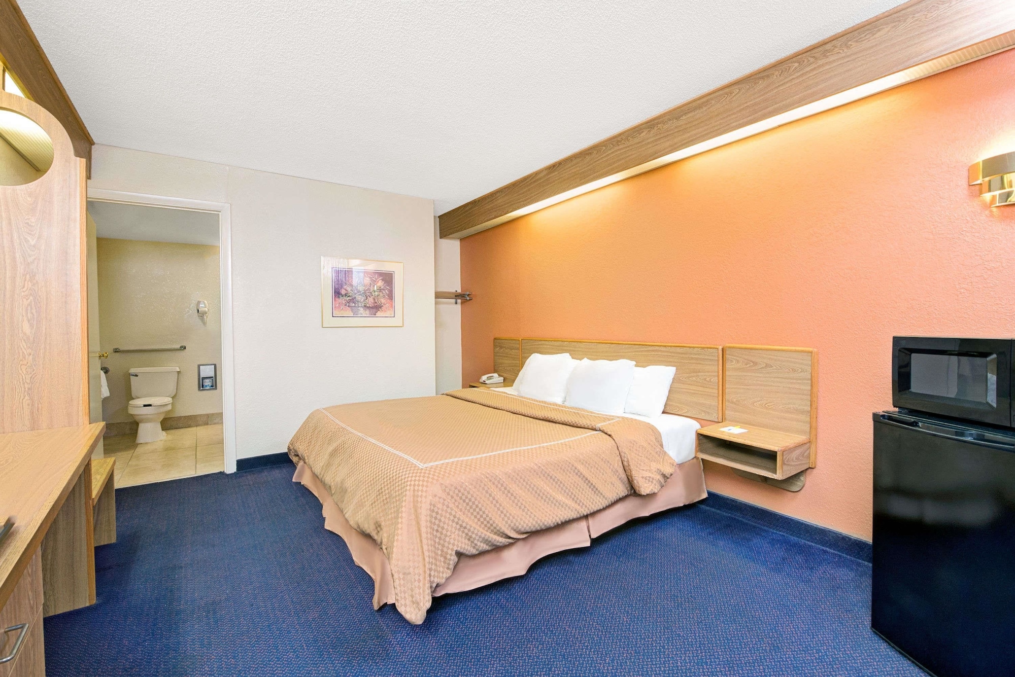 STANDARD, KING BED, ACCESSIBLE