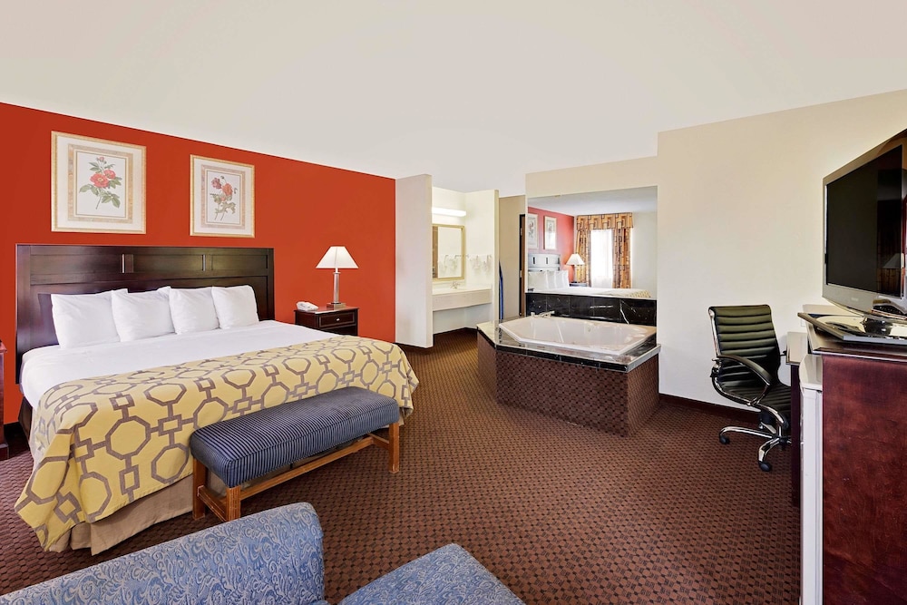 Baymont By Wyndham Battle Creek Downtown 11/39