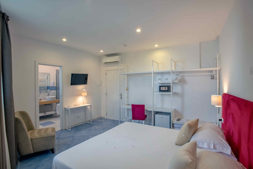 Boutique Hotel Helios - Adults Only 33/74