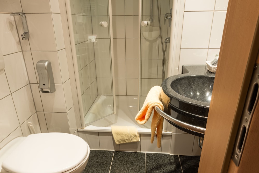 Hotel National Dusseldorf 34/36