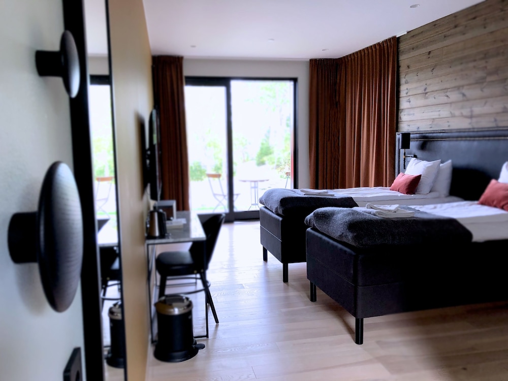 Marholmen Hotell and Conference AB 8/81