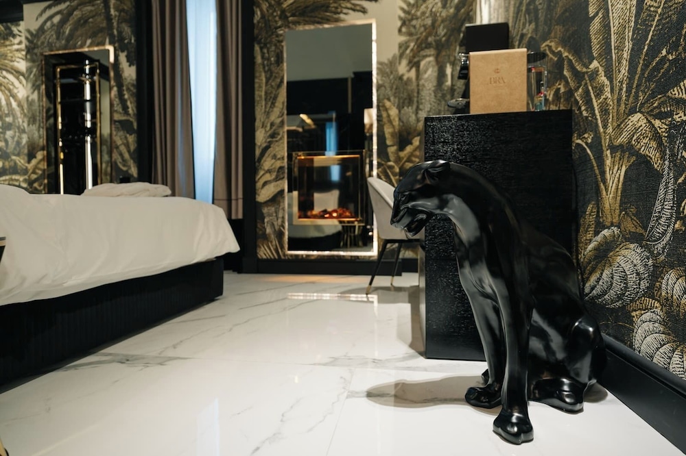 Bra Hotel 44/47