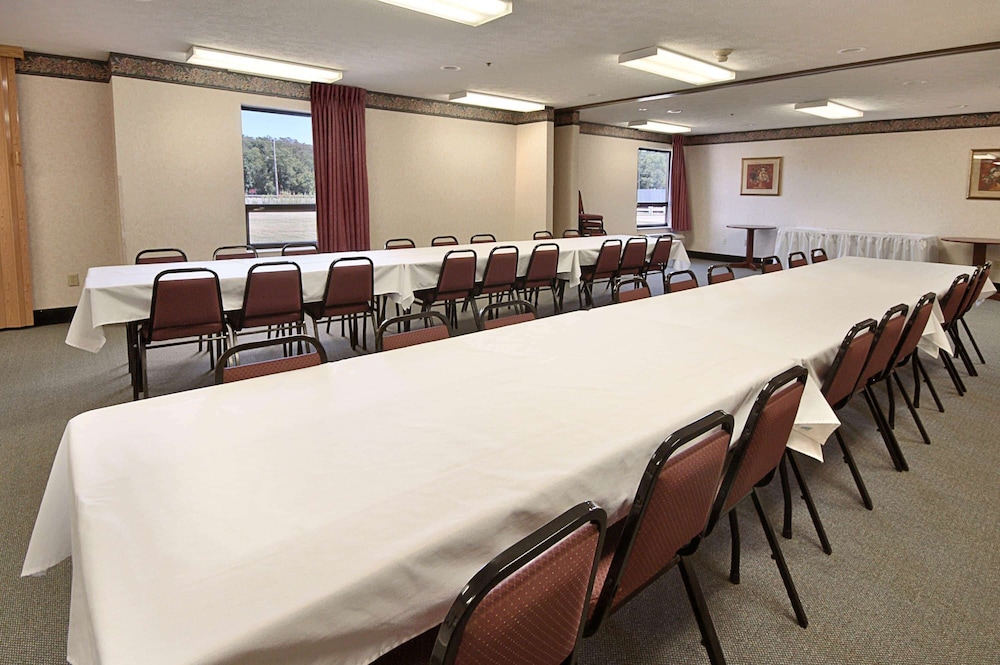 Ramada by Wyndham Strasburg Dover 27/31