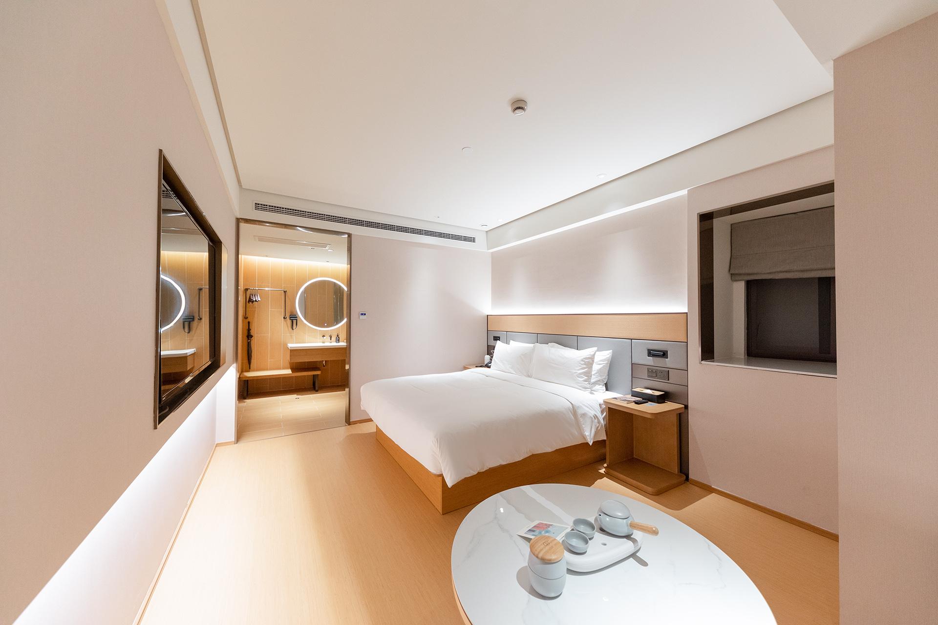 JI Hotel (Shanghai Wuning Road Subway Station) 20/40