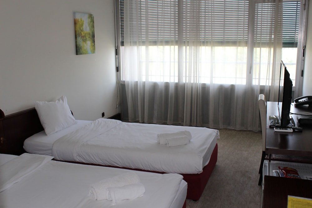 Garni Hotel Jugoslavija 18/62