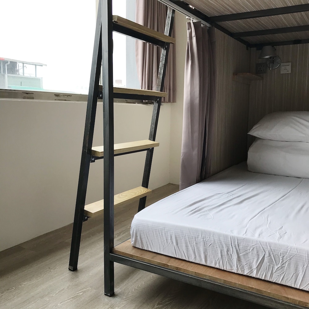 MIXED DORM