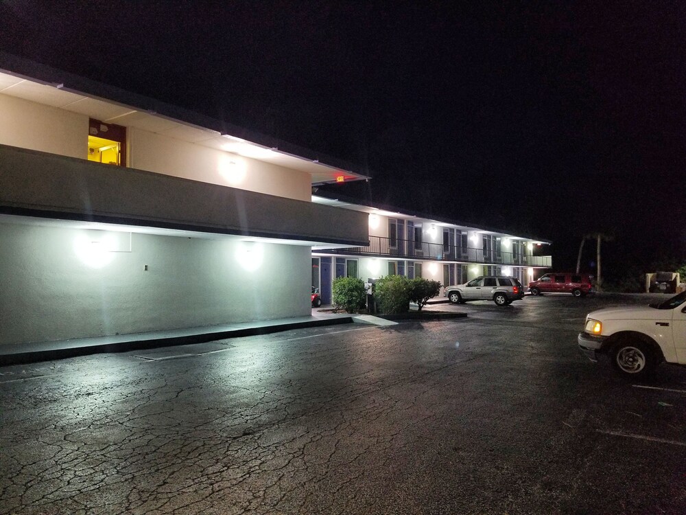 Econo Inn Ormond Beach (Ex Motel 6) 36/41