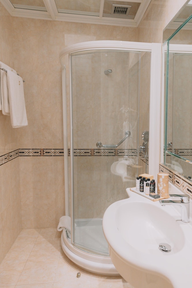 PATRAS PALACE HOTEL 47/50