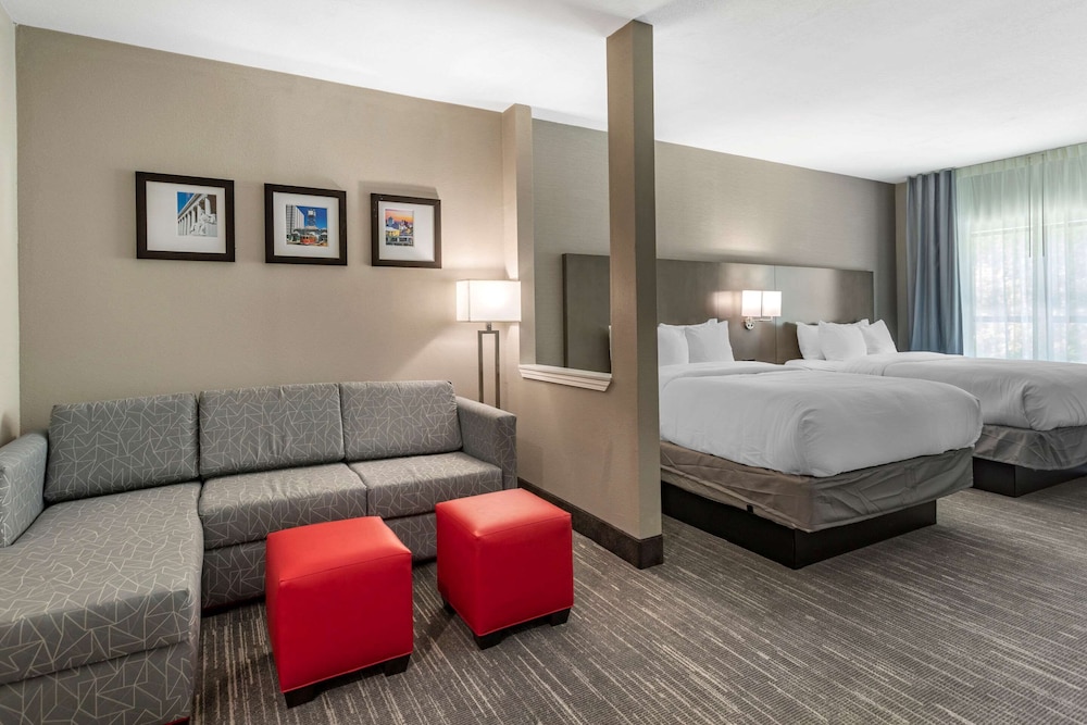 Comfort Inn & Suites Olive Branch Old Towne 18/39