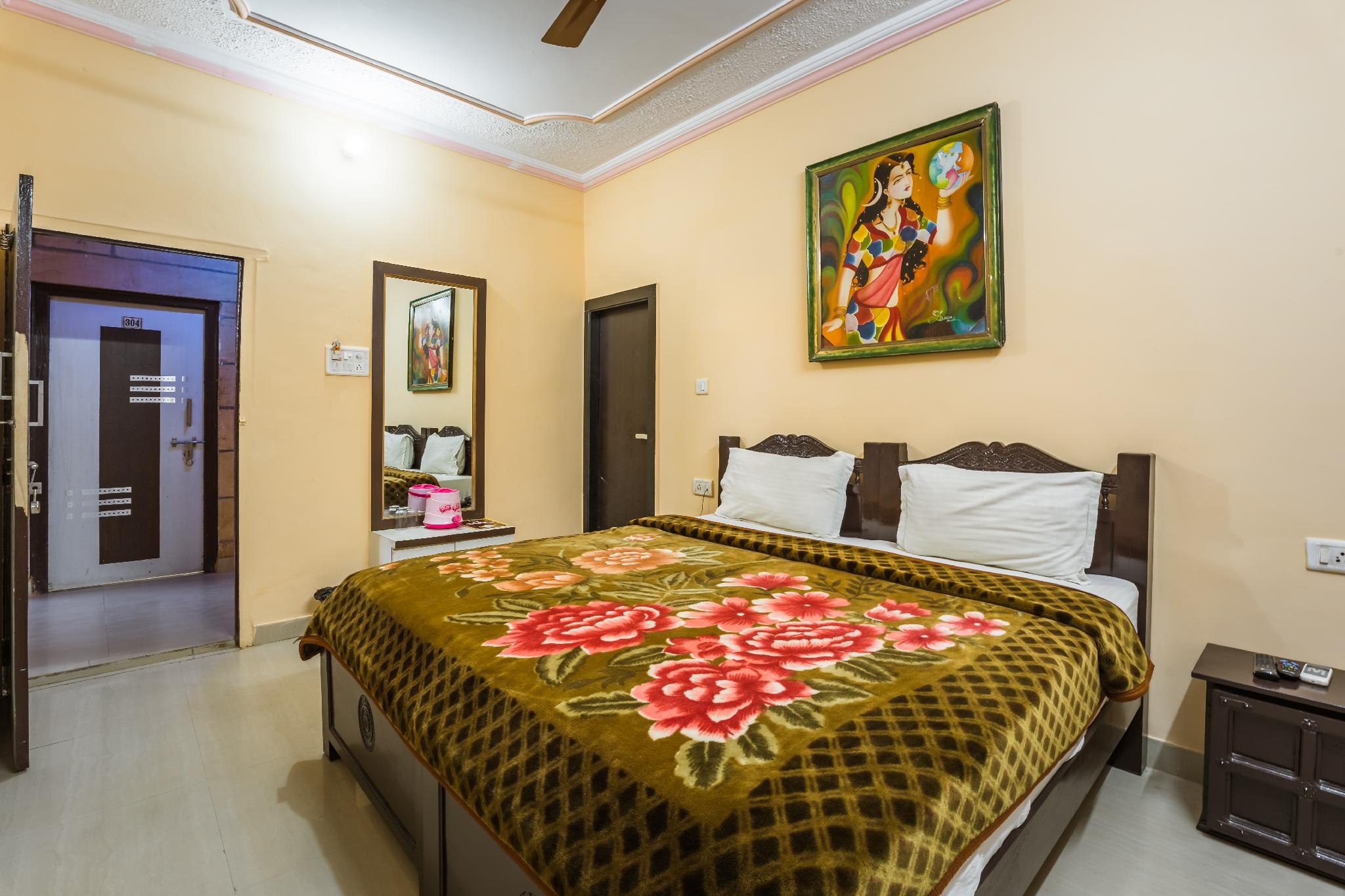 Deluxe, Double and Twin Beds
