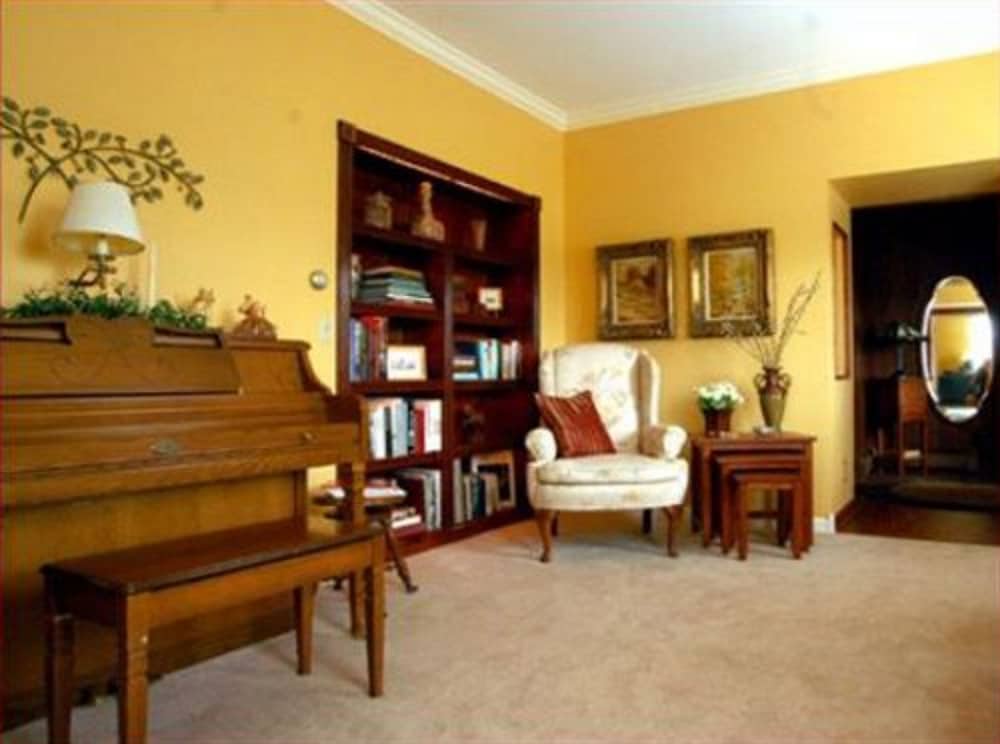 Annville Inn Bed and Breakfast 23/50