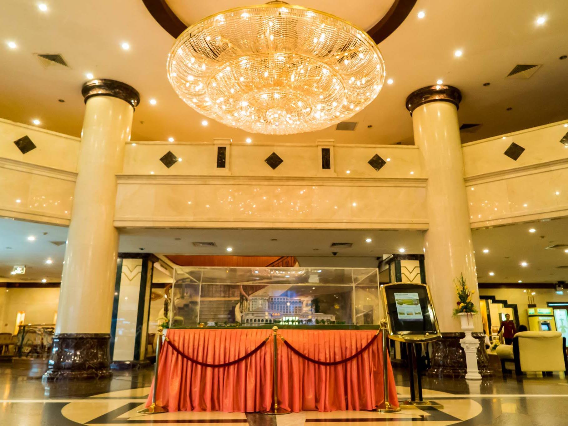 Phnom Penh Hotel 10/75