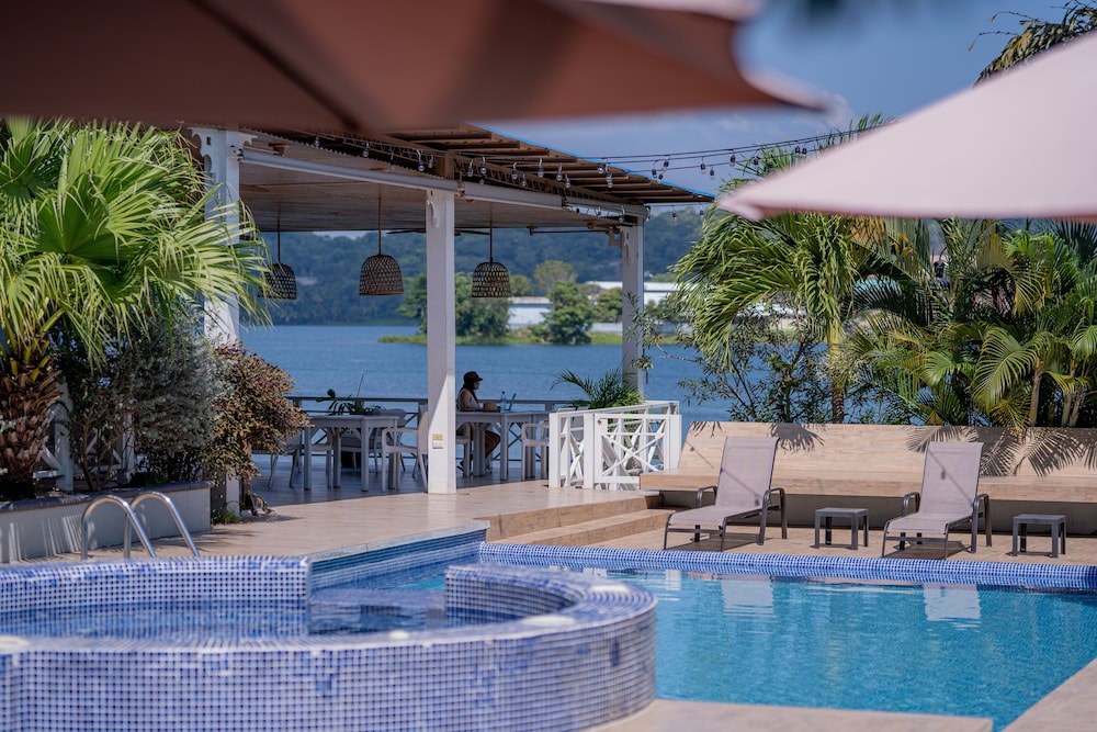 Hotel Casona Del Lago 17/69