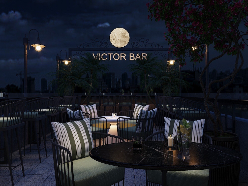 Victor Metropolis Hotel & Rooftop Bar 42/50