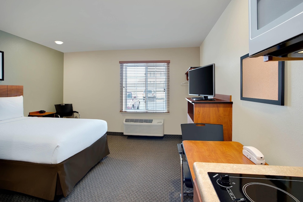 WoodSpring Suites Columbus NE I-270 Airport 21/38