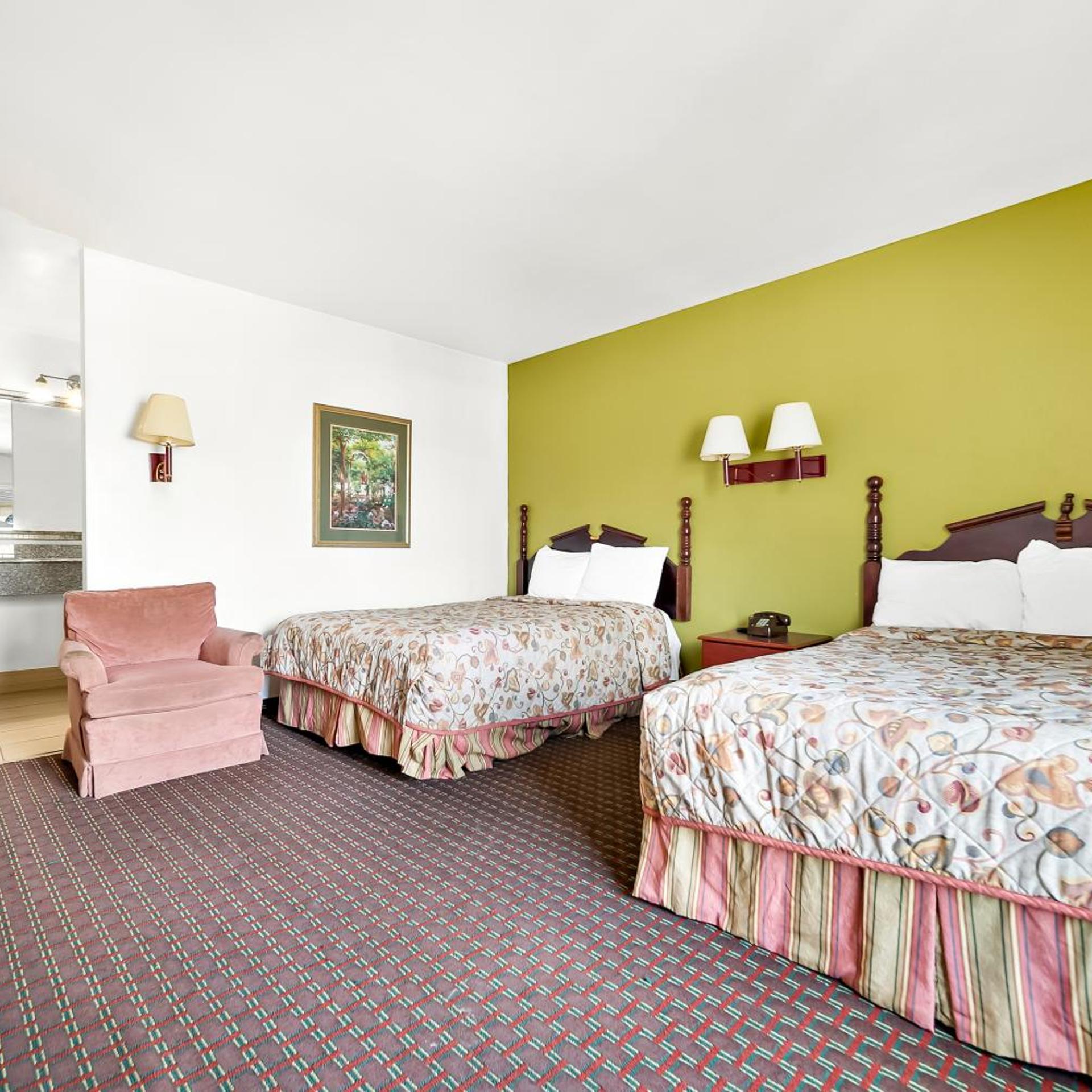 Capitol Inn and Suites 13/32