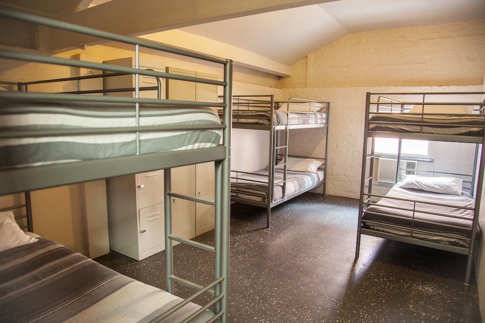 Fremantle Hostel 13/50