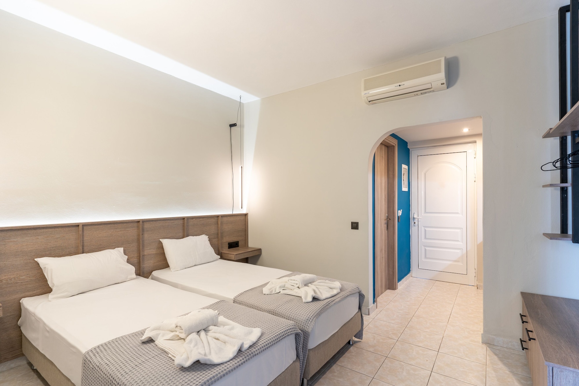 2 BEDROOMS, APARTMENT, POOL VIEW