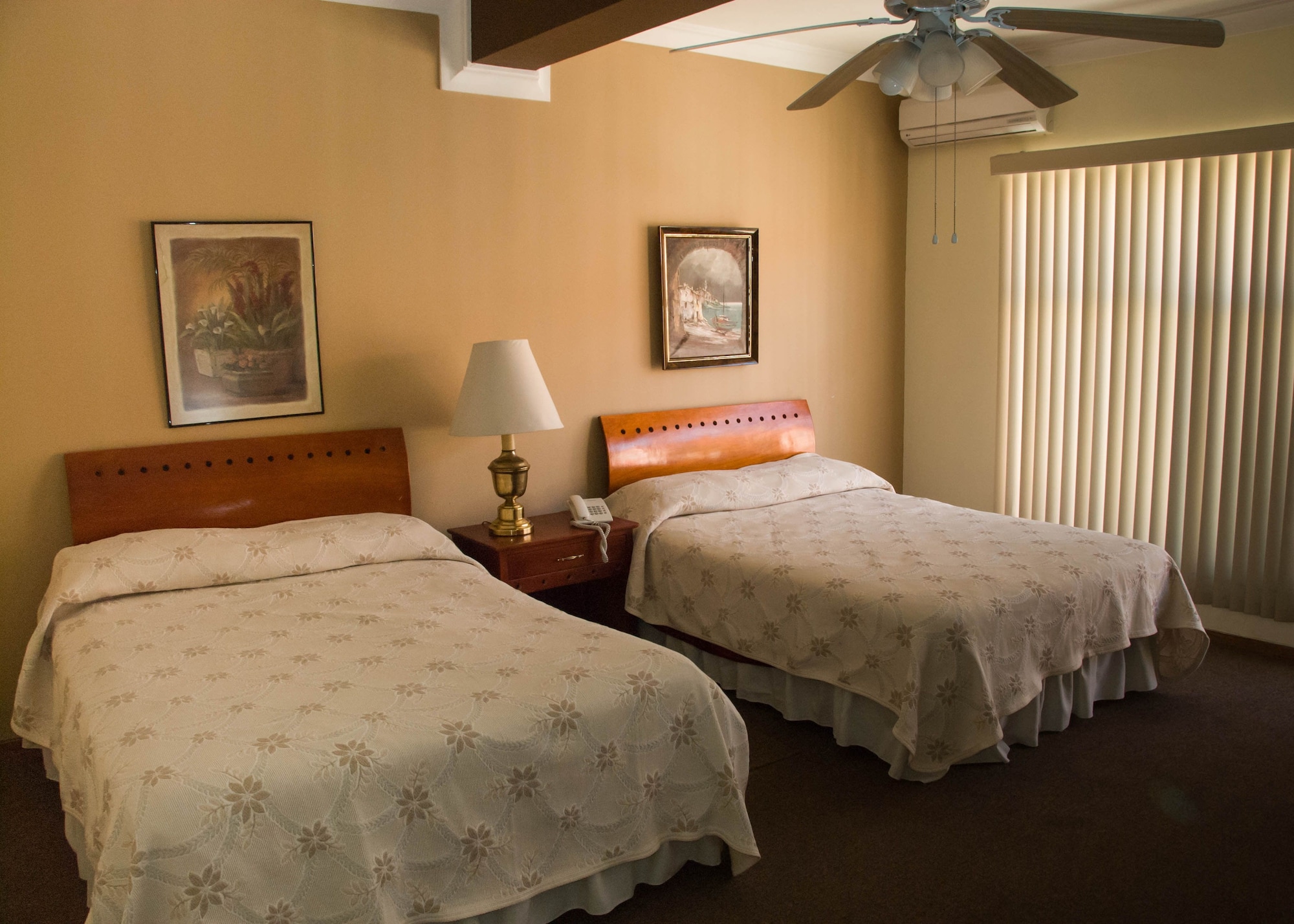 Master, Family Suite, 4 Double Beds