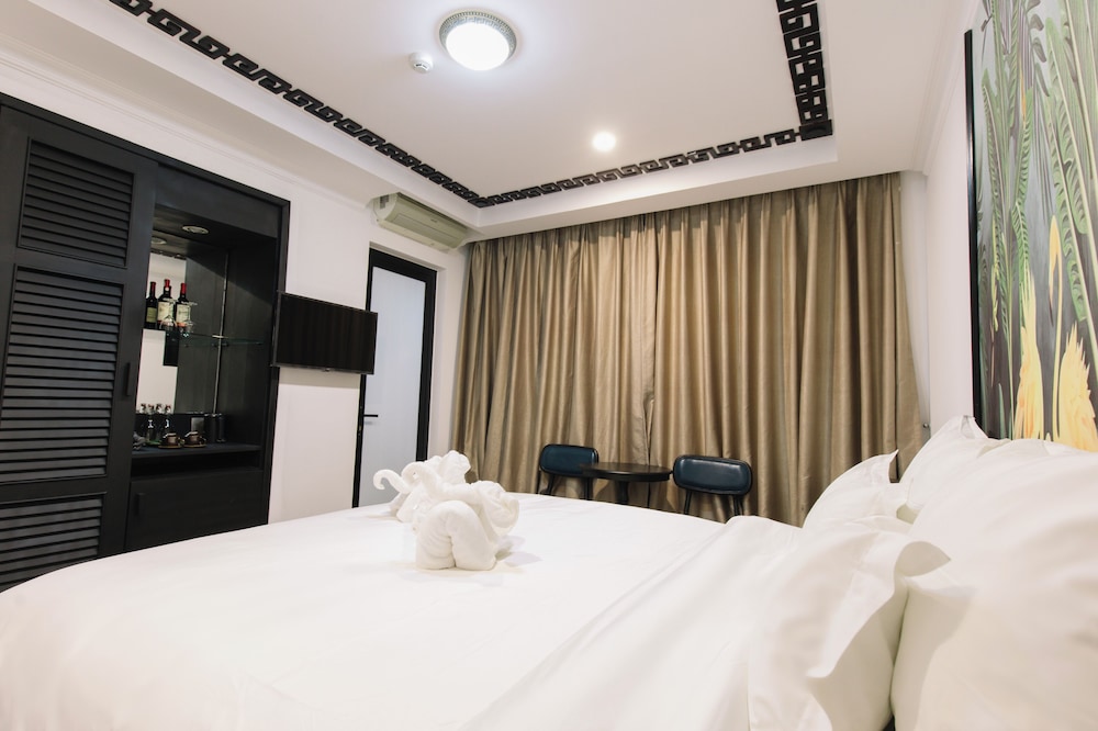 Orchid Hotel 28/71