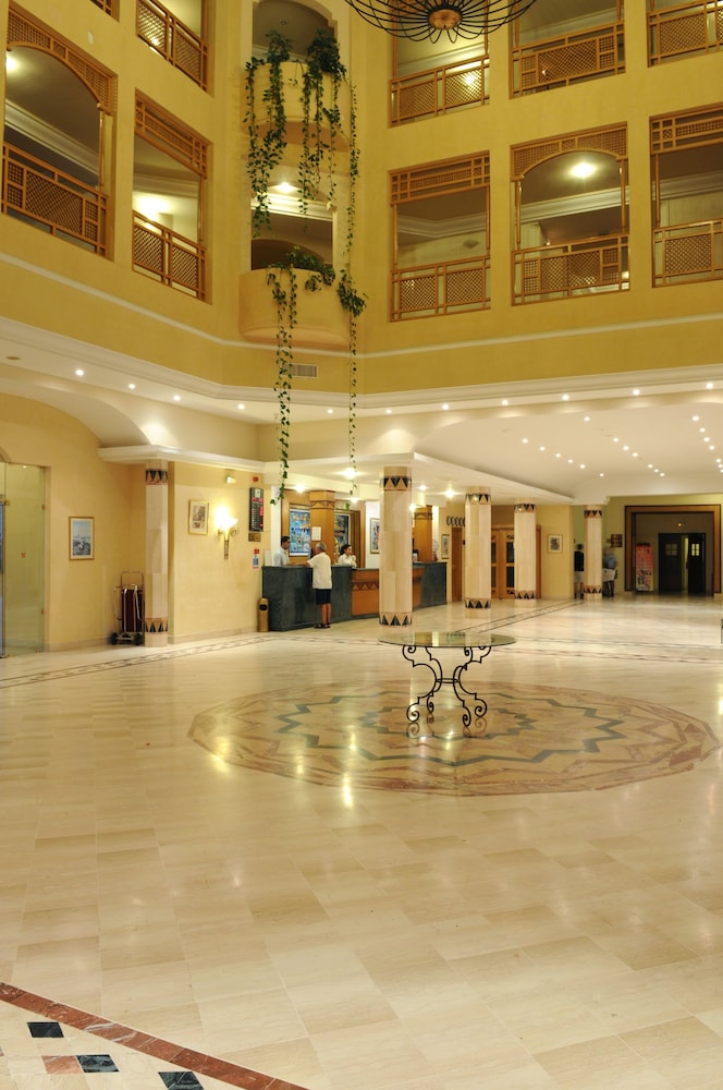 Marina Palace 14/69