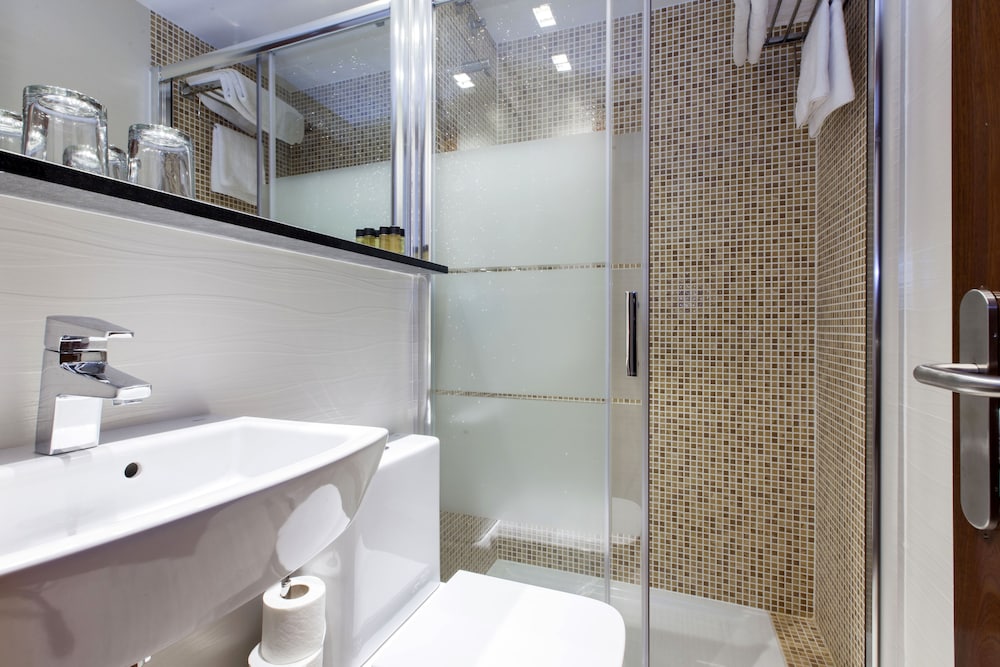 Hostal Castilla I. 17/43